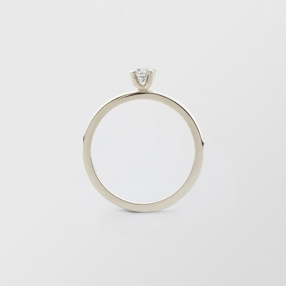 Soft 18K White Gold Ring w. 0.25ct Diamond