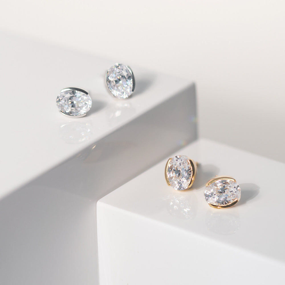 Ellisse Carezza 18K Gold Plated Studs w. White Zirconia