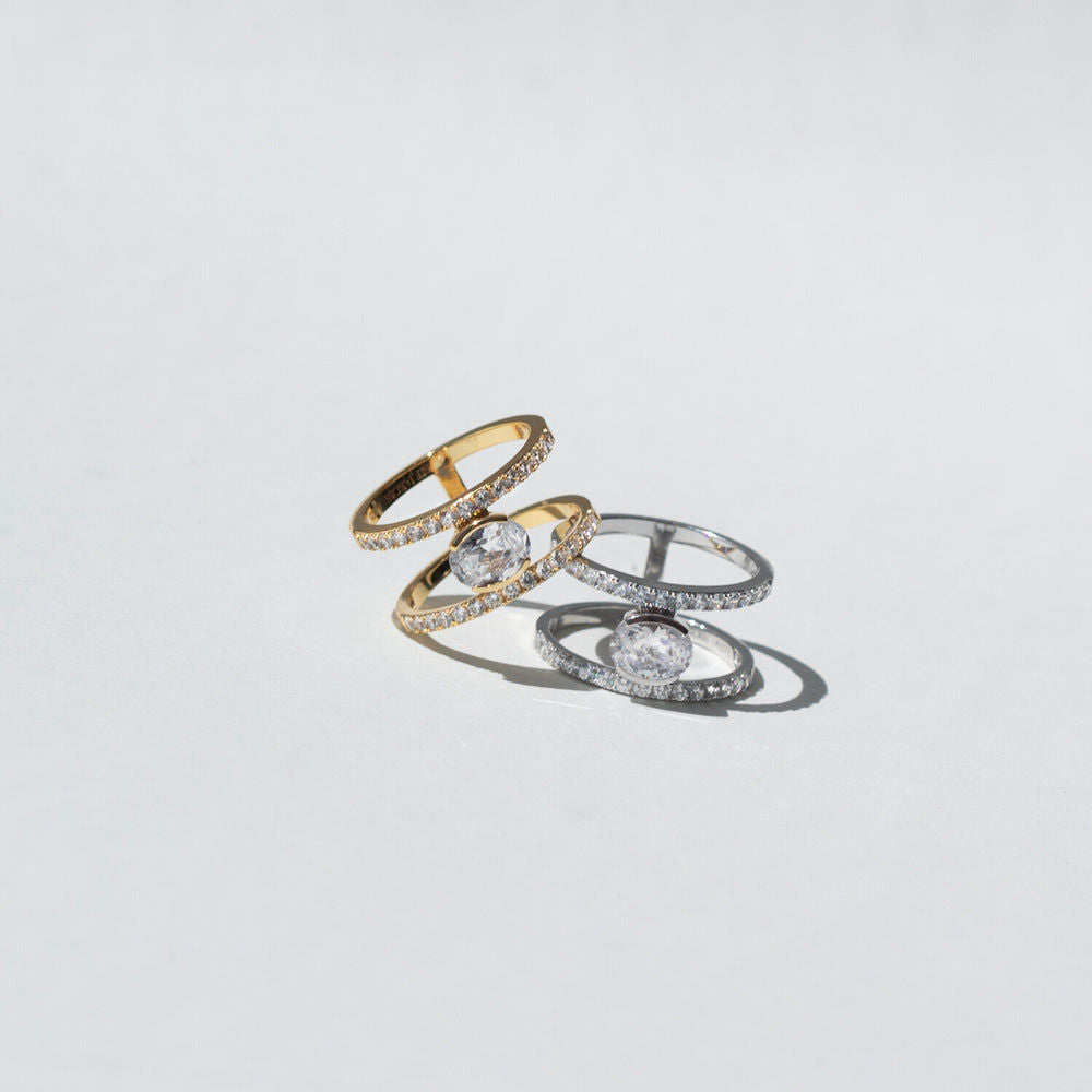 Ellisse Carezza Grande Silver Ring w. Zirconia