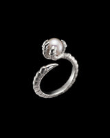 Claw Silver Ring w. Pearl