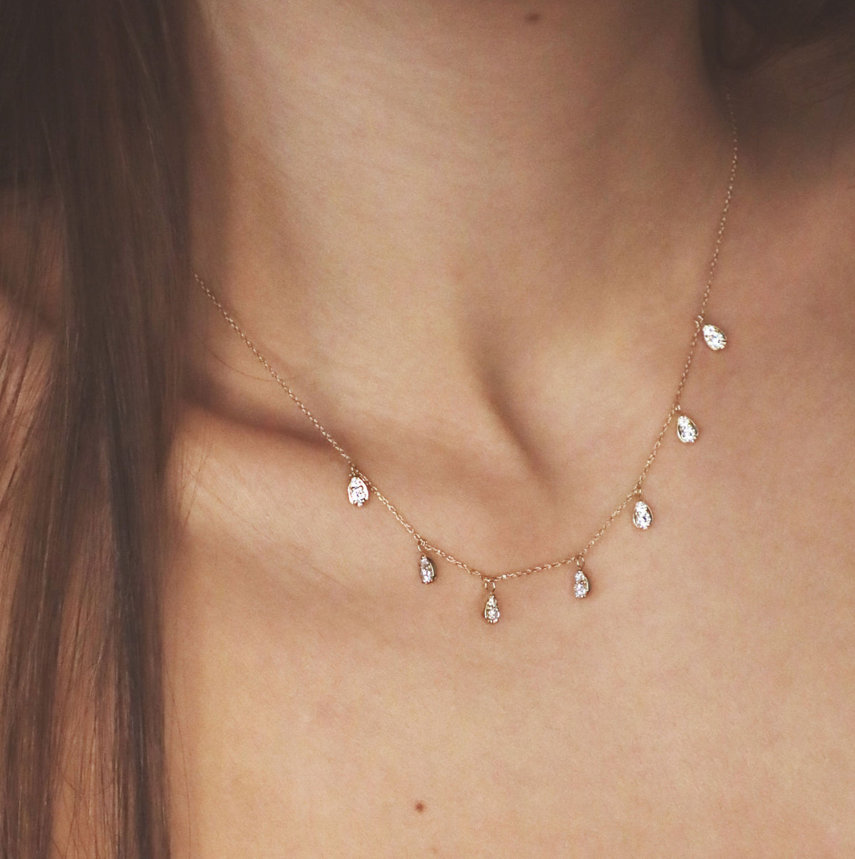 Dangling Pear 18K White Gold Necklace w. Diamonds