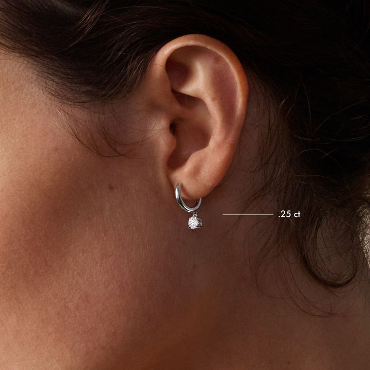 Solitaire Drop Pavé 14K Hvidguld Huggie Hoop m. Lab-Grown Diamanter