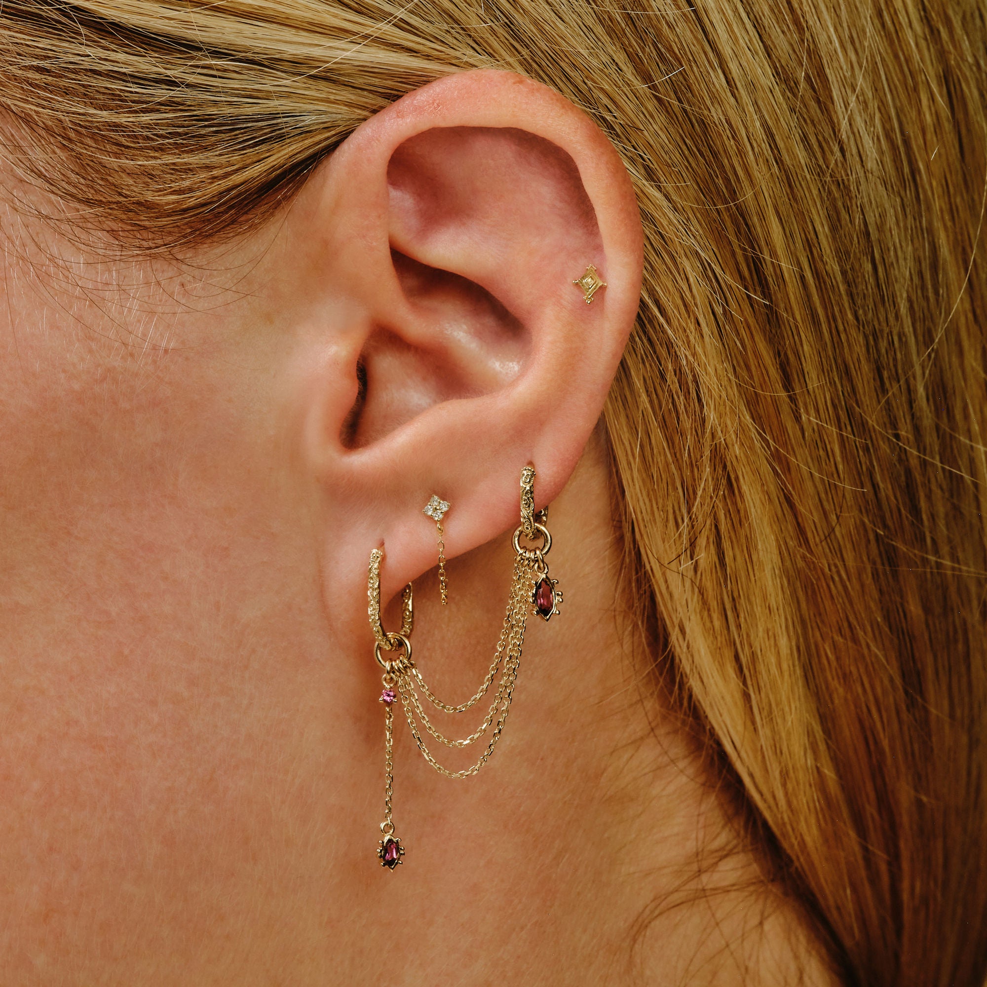 Dala Diamond Loop Chain Stud 9K Gold Stud w. Diamonds