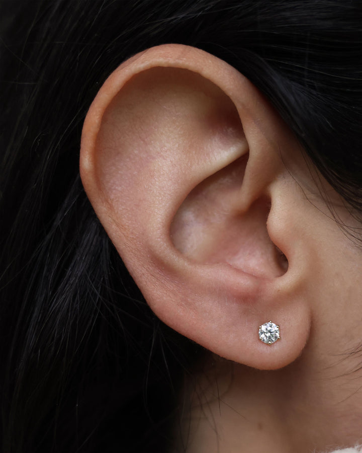 1 six prong diamond studs