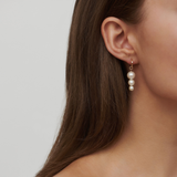 Elin 14K Gold Ohrring-Pendant w. Weiße Perlen