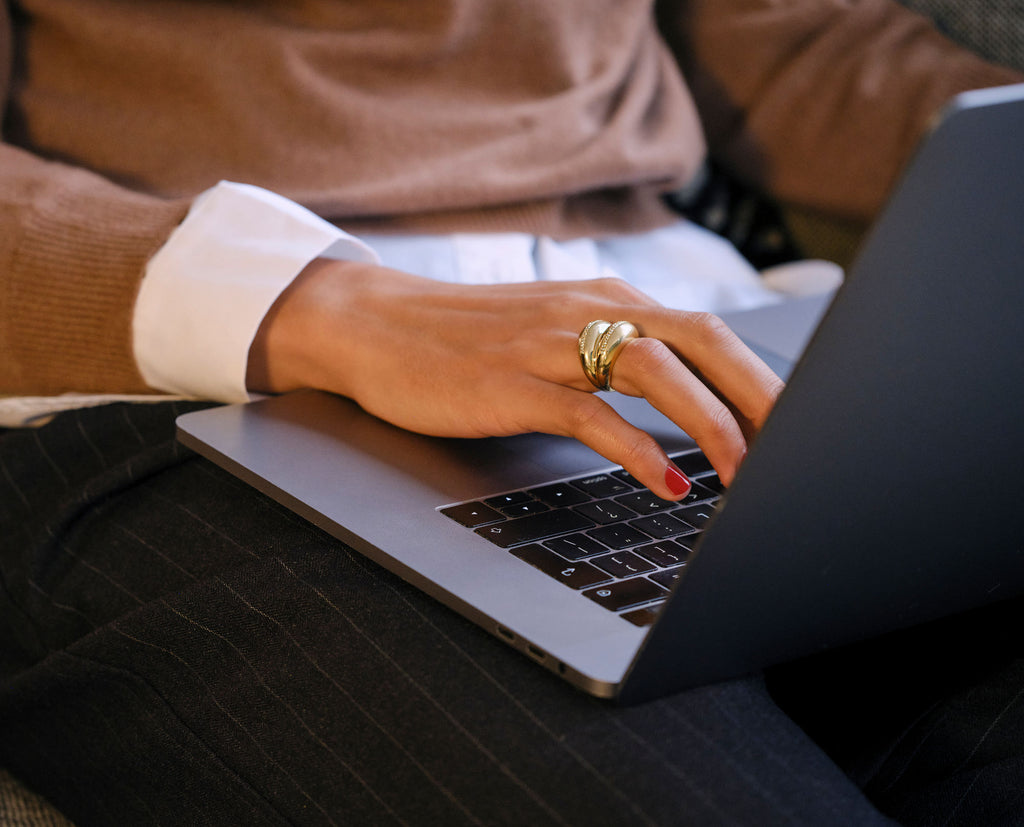 Double VOID Ring 18K vergoldet mit Zirkon