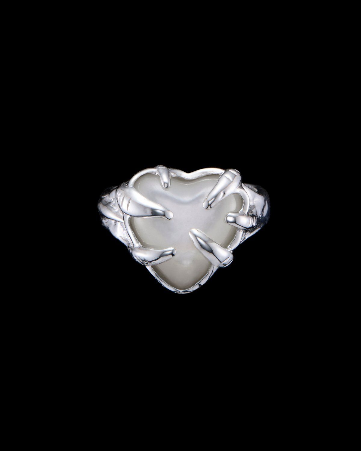 Eight of w.ands Silver Ring w. Pearl