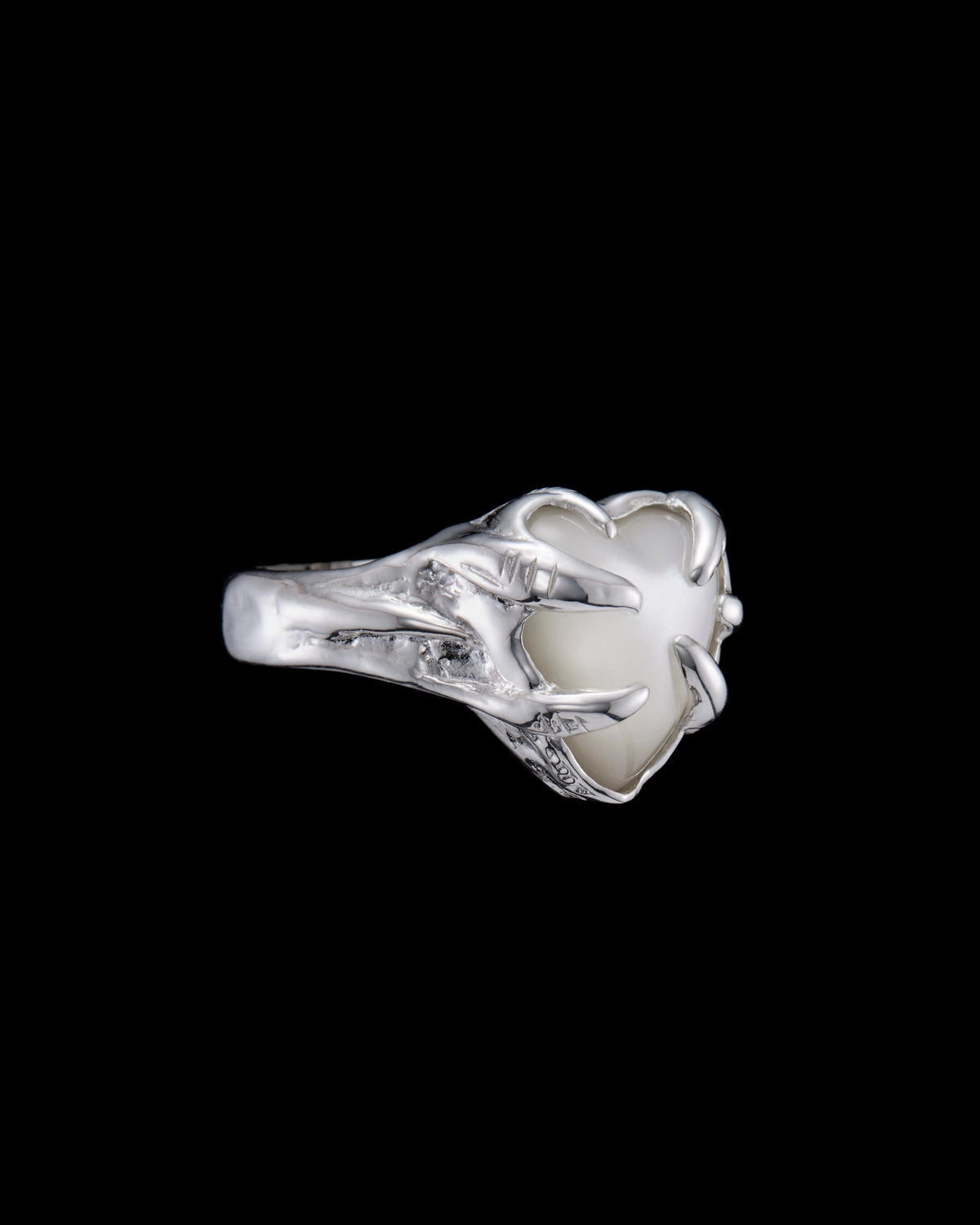 Eight of w.ands Silver Ring w. Pearl