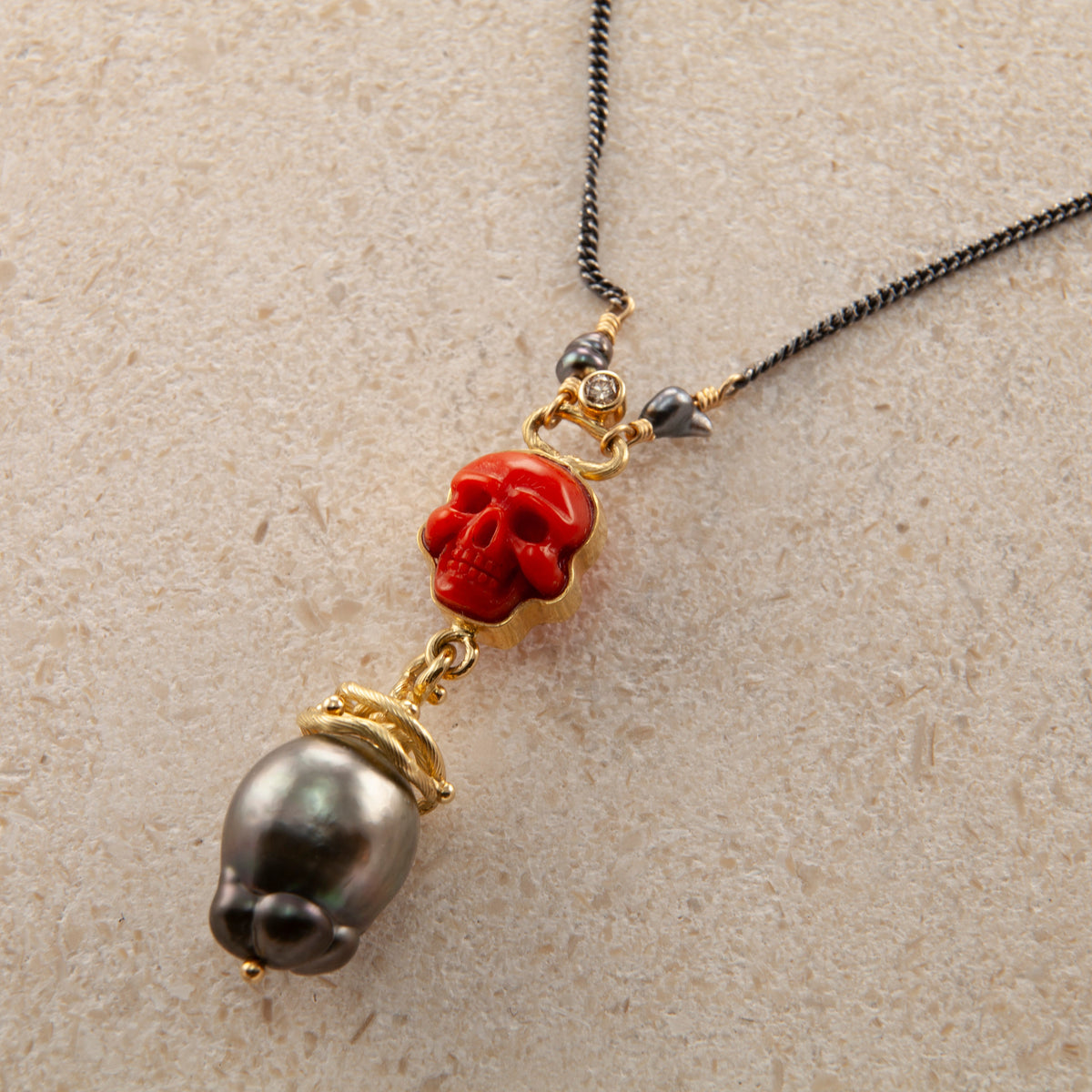 Memento Mori 18K og 22K Guld & Sølv Halskæde m. Koral, Perle & Diamant
