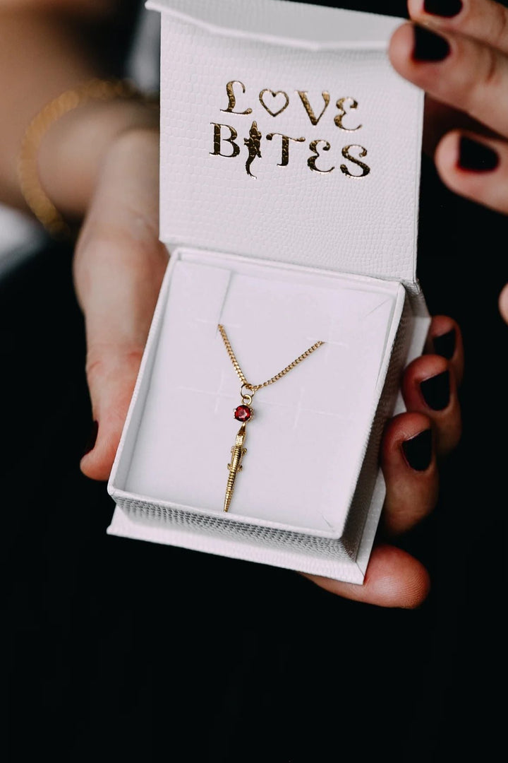 Alligator Gold Plated Necklace w. Upcycled Garnet