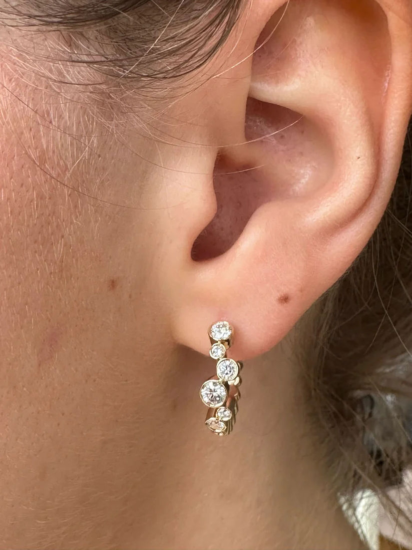 Lola 14K Gold or White Gold Hoops w. 0.8ct Diamonds