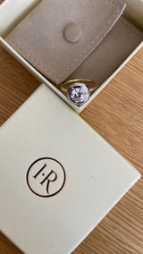 Lilac Pebble 18K Gold Ring w. Diamond