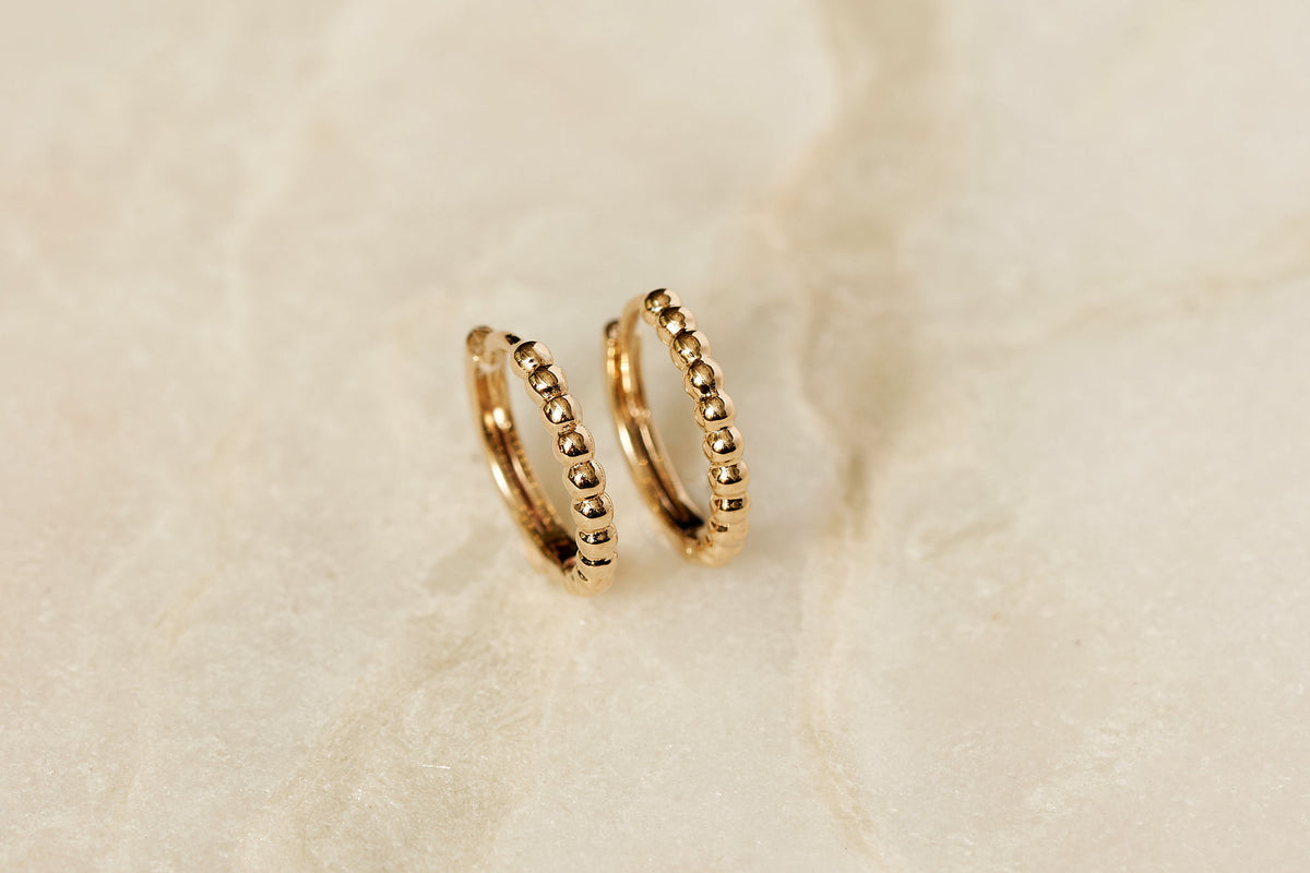 Beaded 14K 8mm Guld Hoops