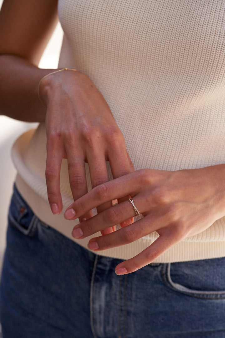 Crossover 14K eller 18K Hvidguld Ring m. Lab-Grown Diamanter