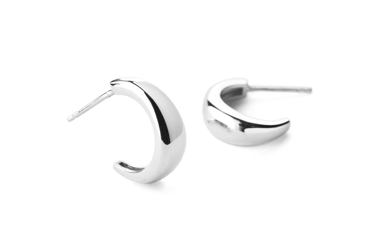 Curvy 14K White Gold Hoops