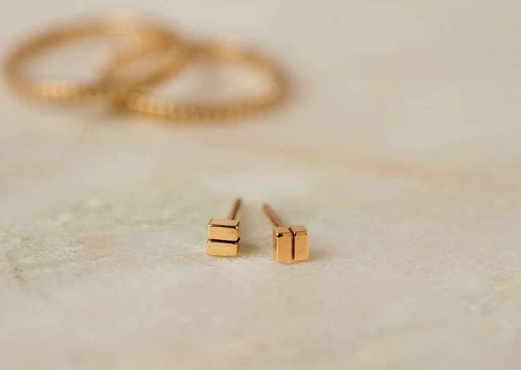 Facet 14K Gold Studs