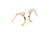 Pearl 14K Gold Huggie