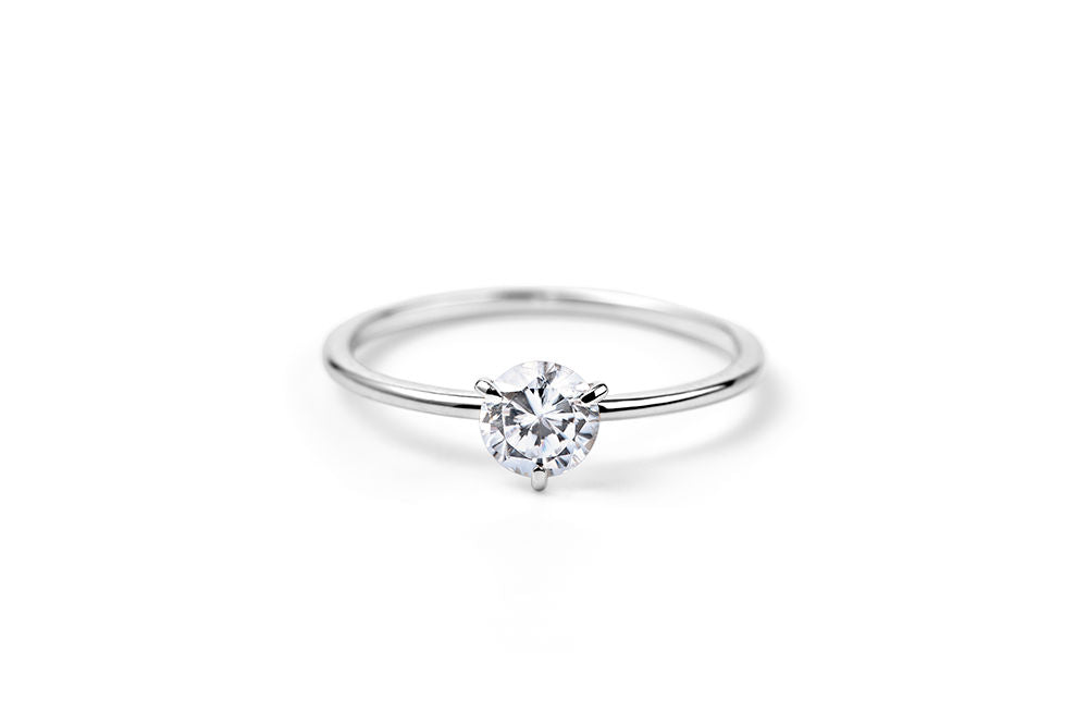 Three Prong 14K or 18K Whitegold Ring w. 0.5ct Lab-Grown Diamond