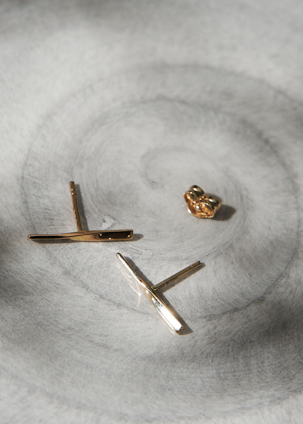 Twist 14K Gold Earring