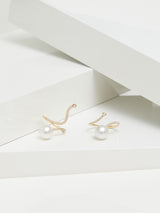 Wavy 18K Gold Ring w. Pearl & Diamonds