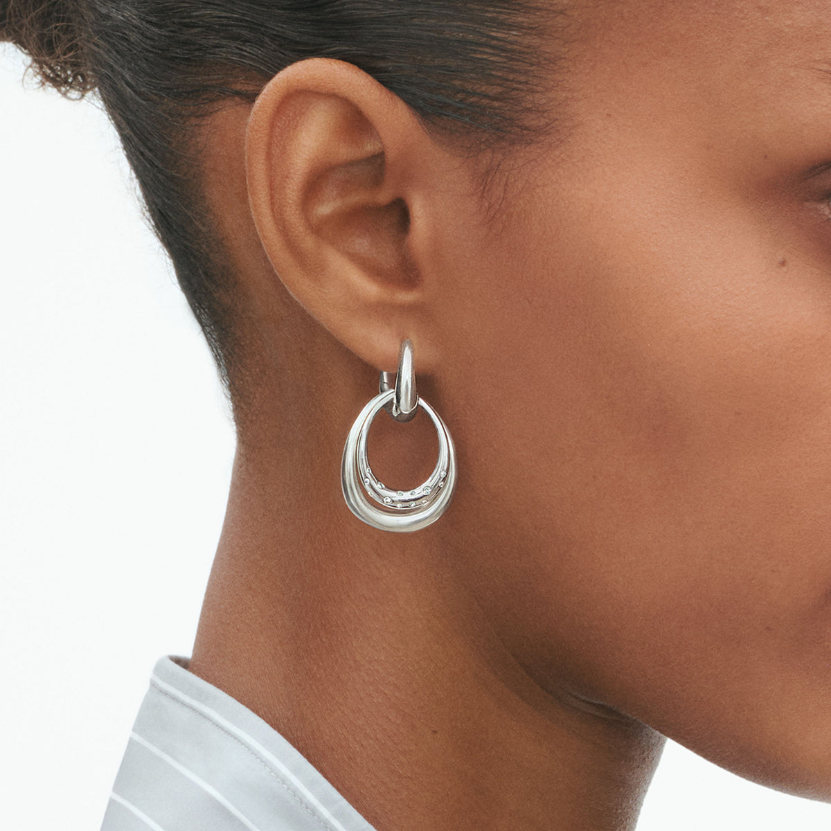 Offspring Medium Silver Earrings w. Diamonds