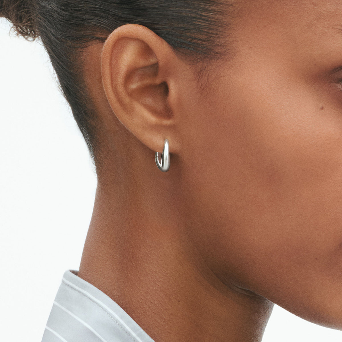 Offspring Medium Silver Earrings w. Diamonds
