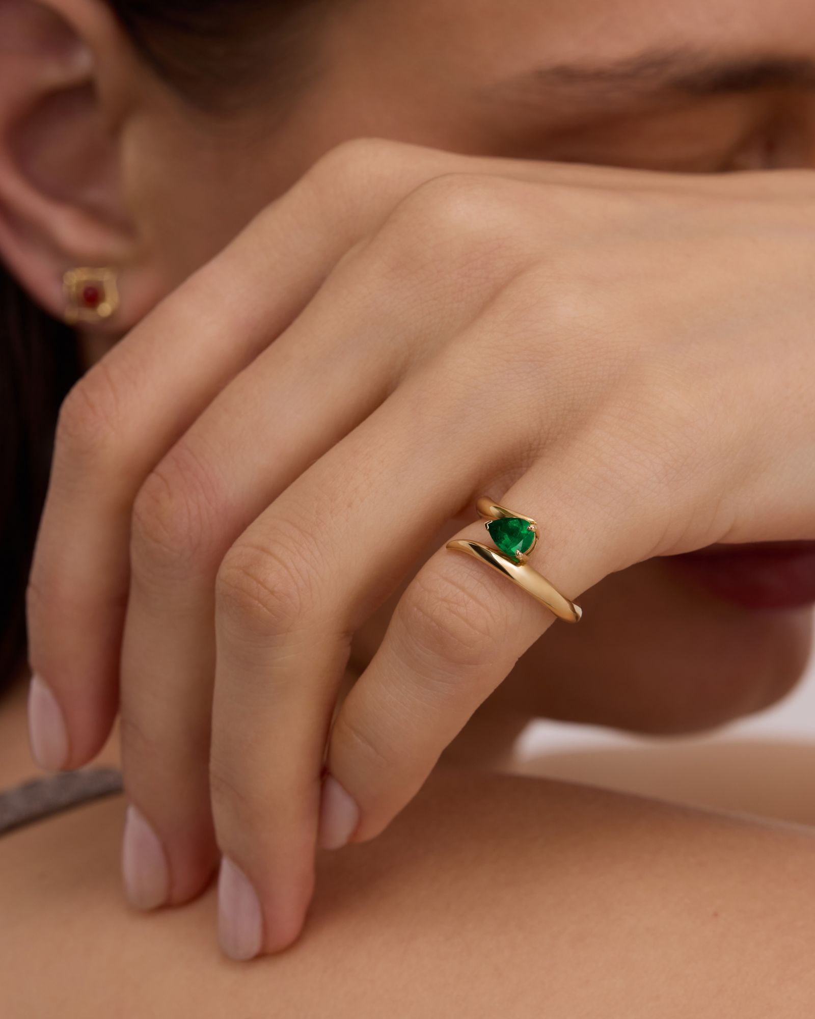 Eboris 18K Gold Ring w. Emerald