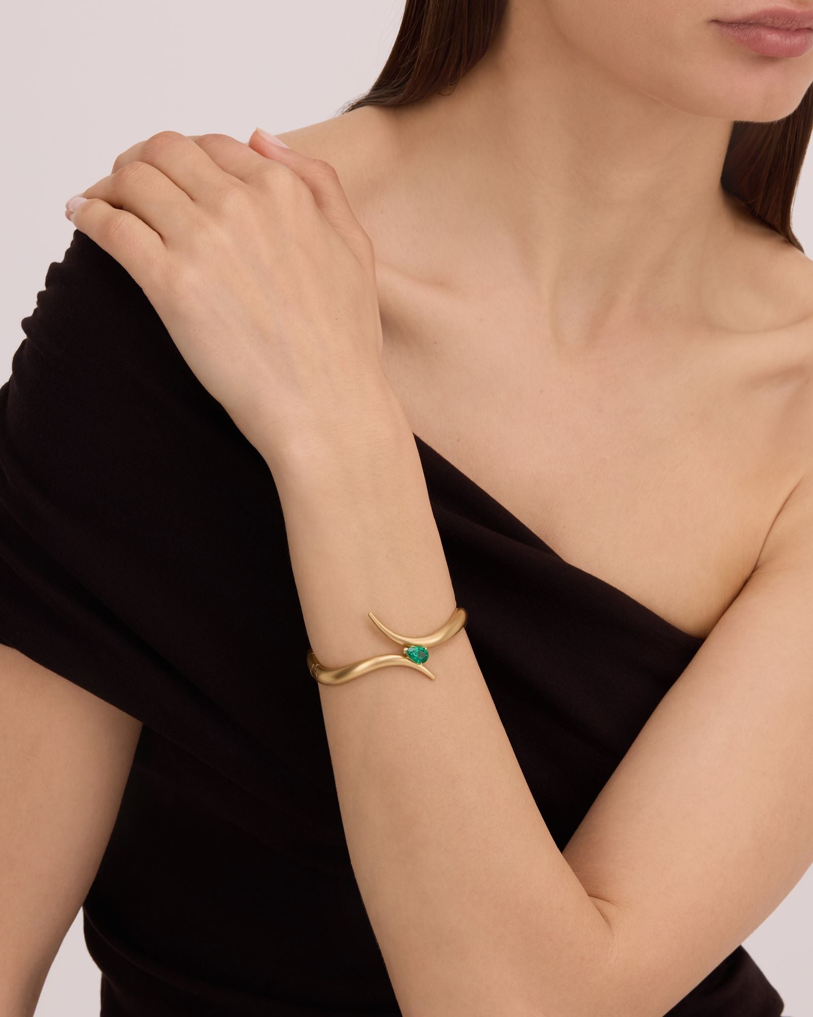 Eboris 18K Gold Bracelet w. Emerald