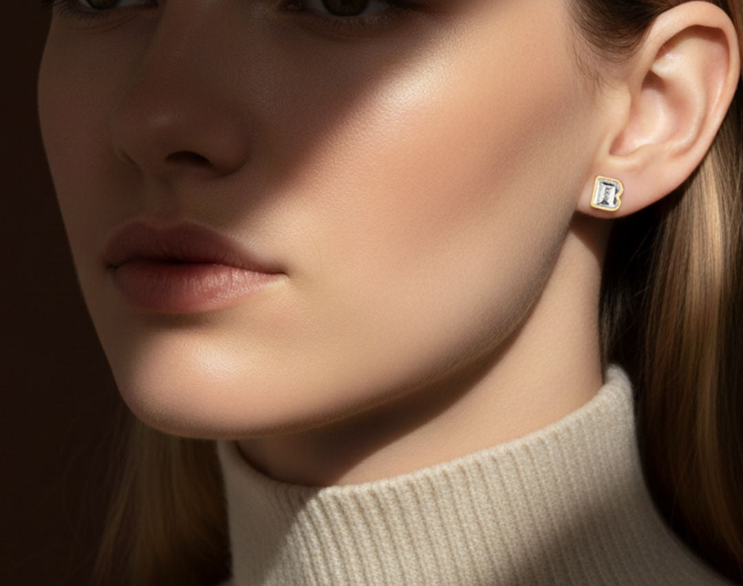 Alphabet Initial B 18K Gold, Whitegold or Rosegold Stud Earrings w. Solitaire Lab-Grown Diamond