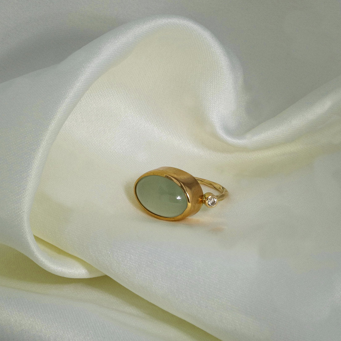 Cocktail 18K & 22K Gold Ring w. Prasolit & Diamond
