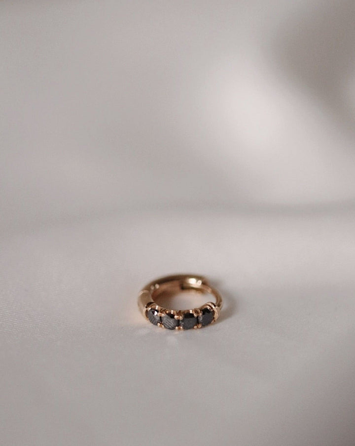 Schwarzer Diamant Dicke 18k Gold, Whitegold oder Rosegold Huggie W. Diamanten