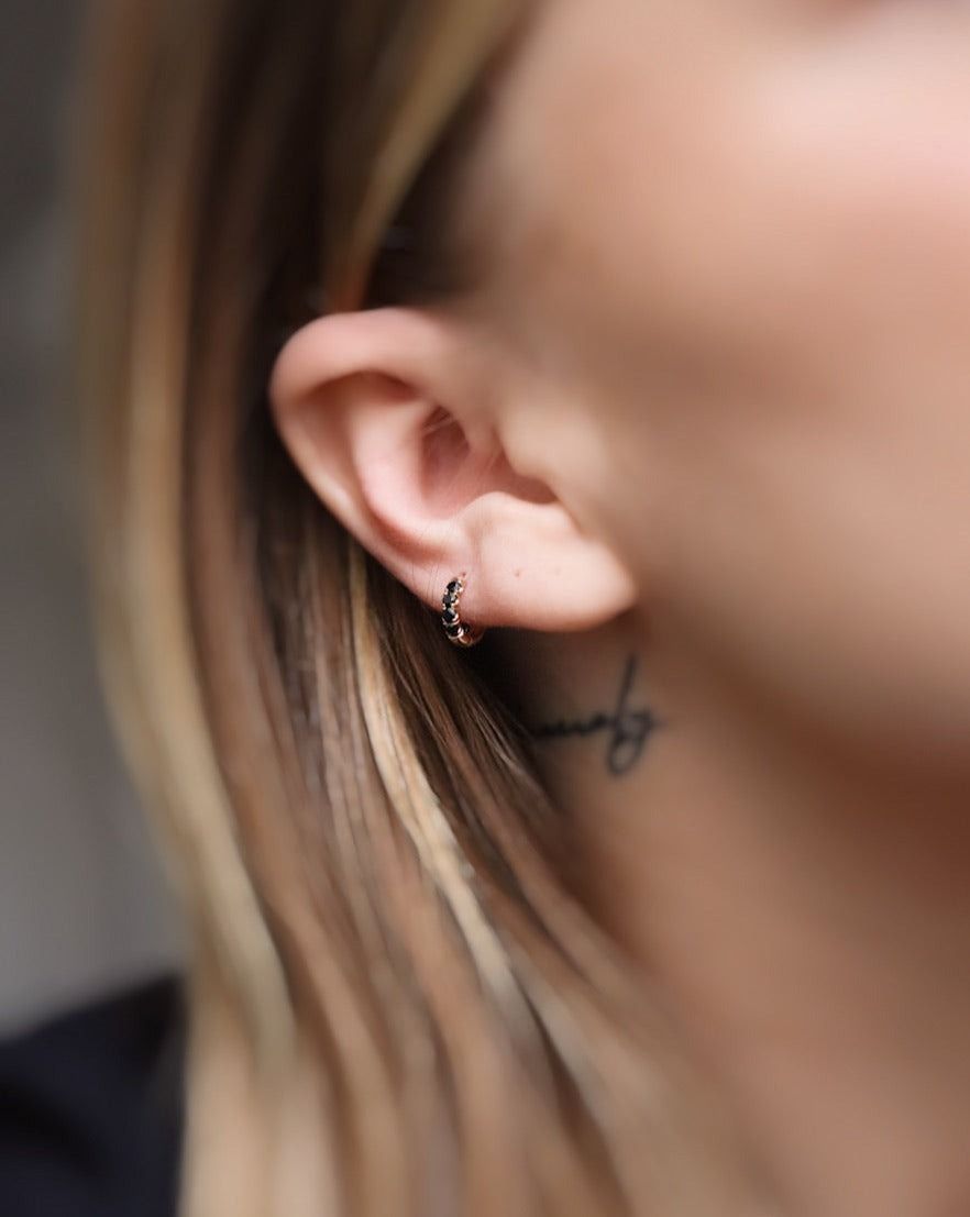 Black Diamond Thickie 18K Gold, Whitegold or Rosegold Huggie w. Diamonds