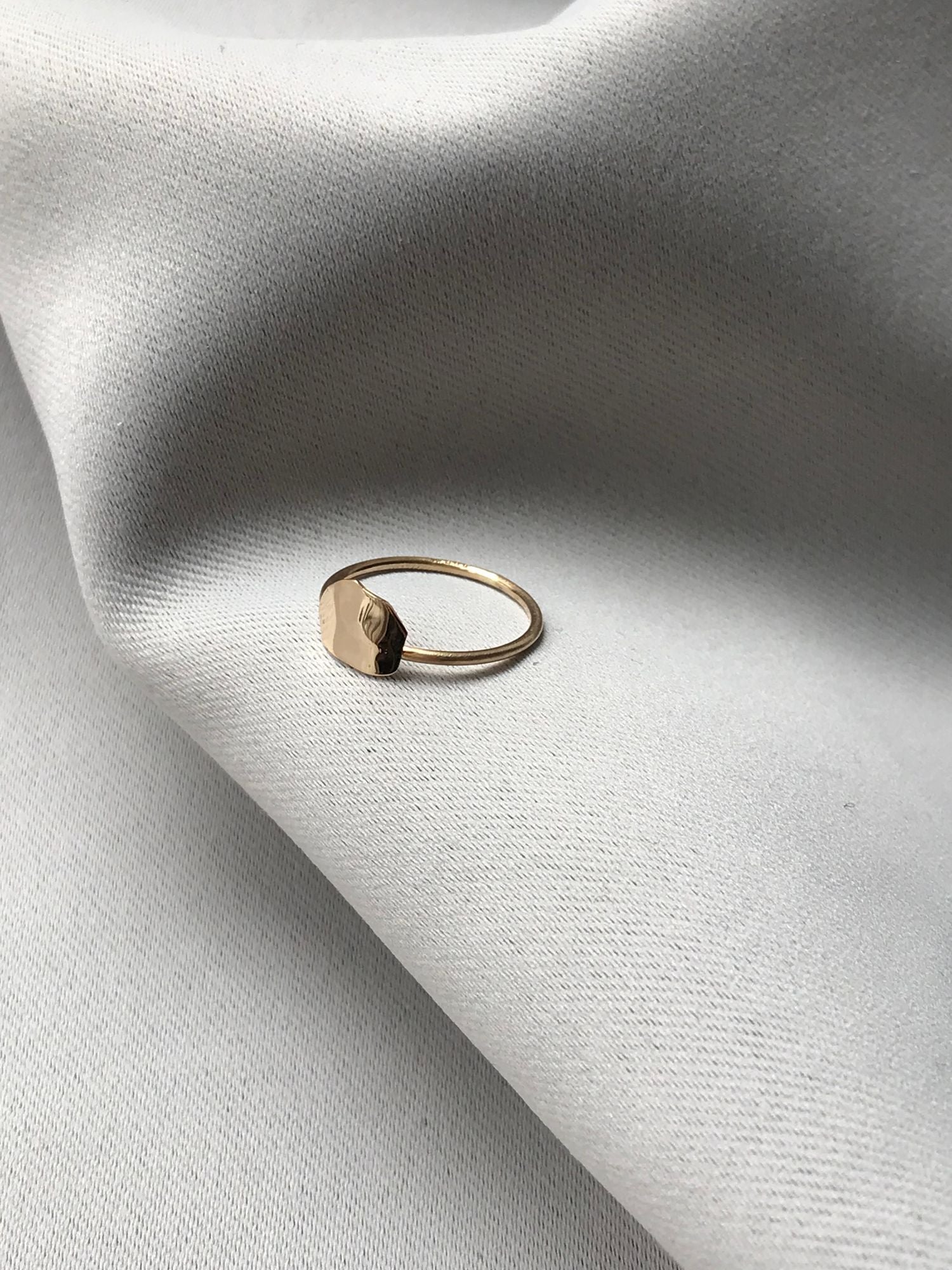 Wolkentag/Licht 14k goldener Ring
