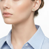 Alphabet Initial C 18K Gold, Whitegold or Rosegold Stud Earrings w. Solitaire Lab-Grown Diamond