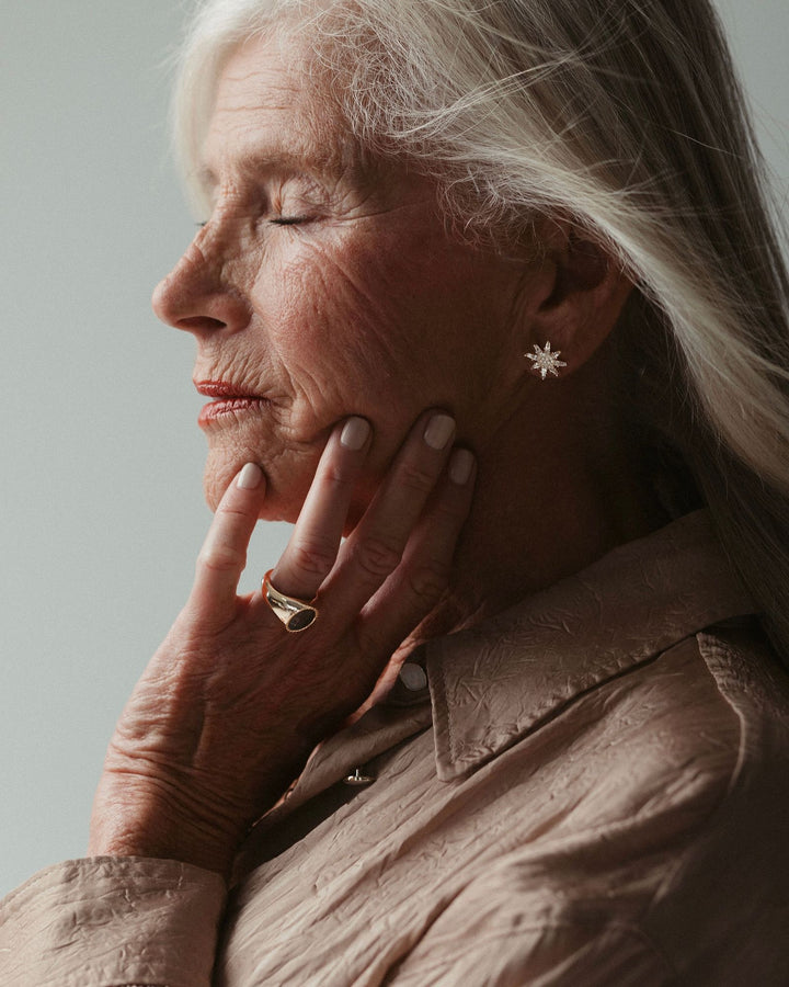 Markle Signet 14K Gold Ring w. Labradorite