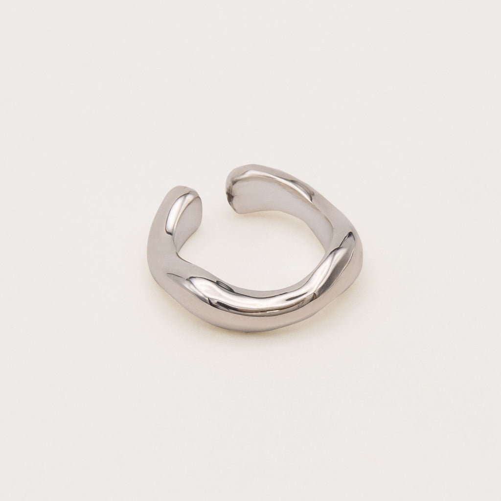 Curvas Silver Ear Cuff