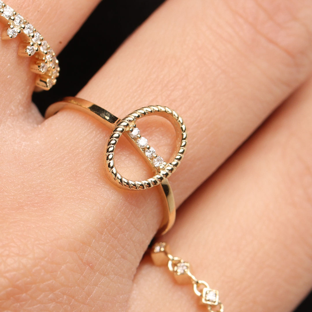 Celestial Bar 18K White Gold Ring w. Diamonds