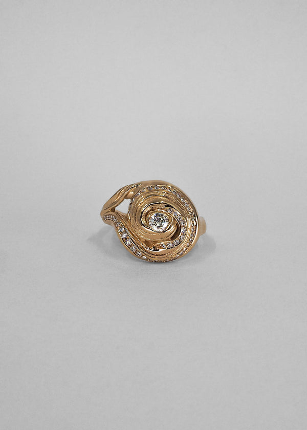 Cochlea Grande 14K Guld Ring m. Pavé og Center Diamanter