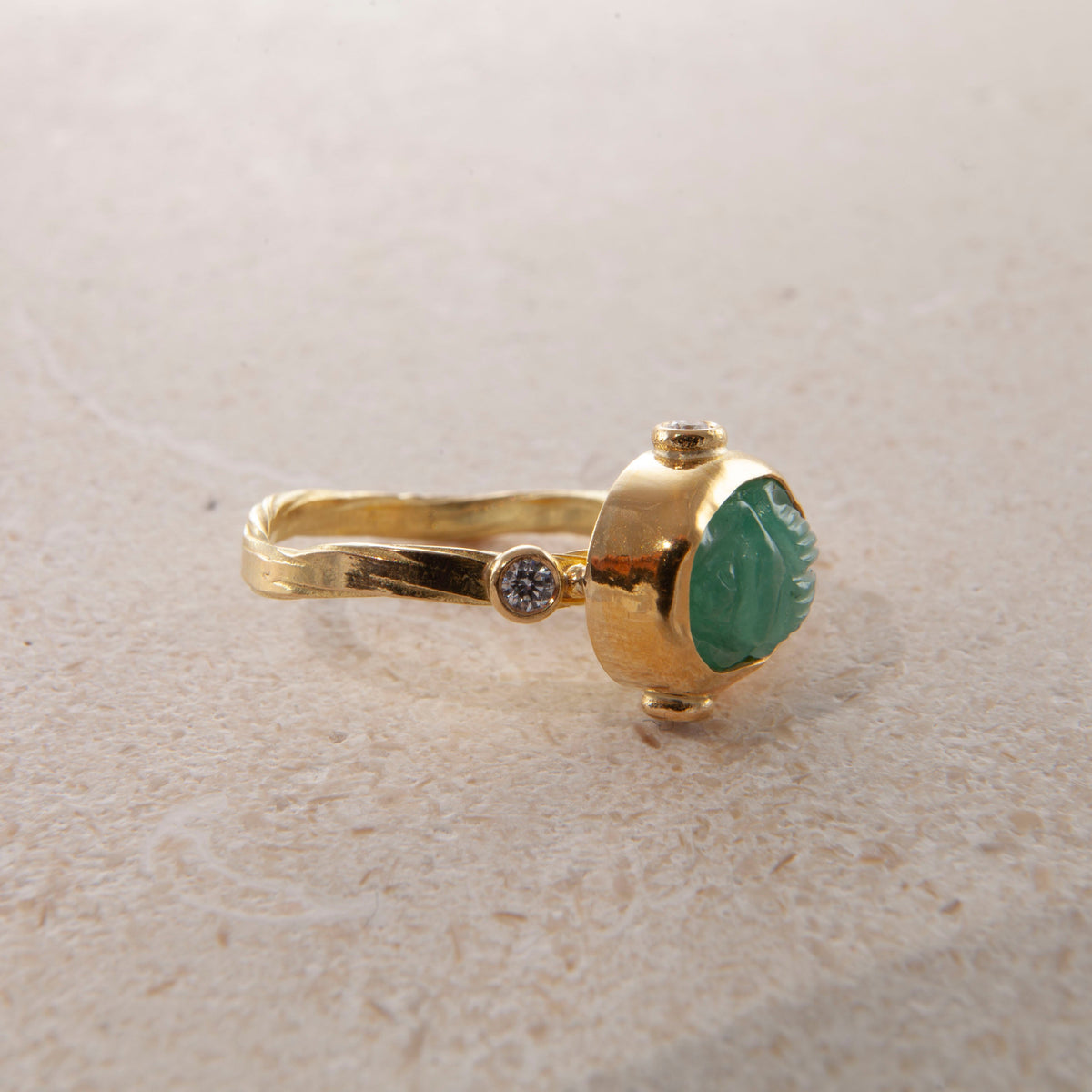 Cocktail 18K & 22K Gold Ring w. Emerald & Diamonds