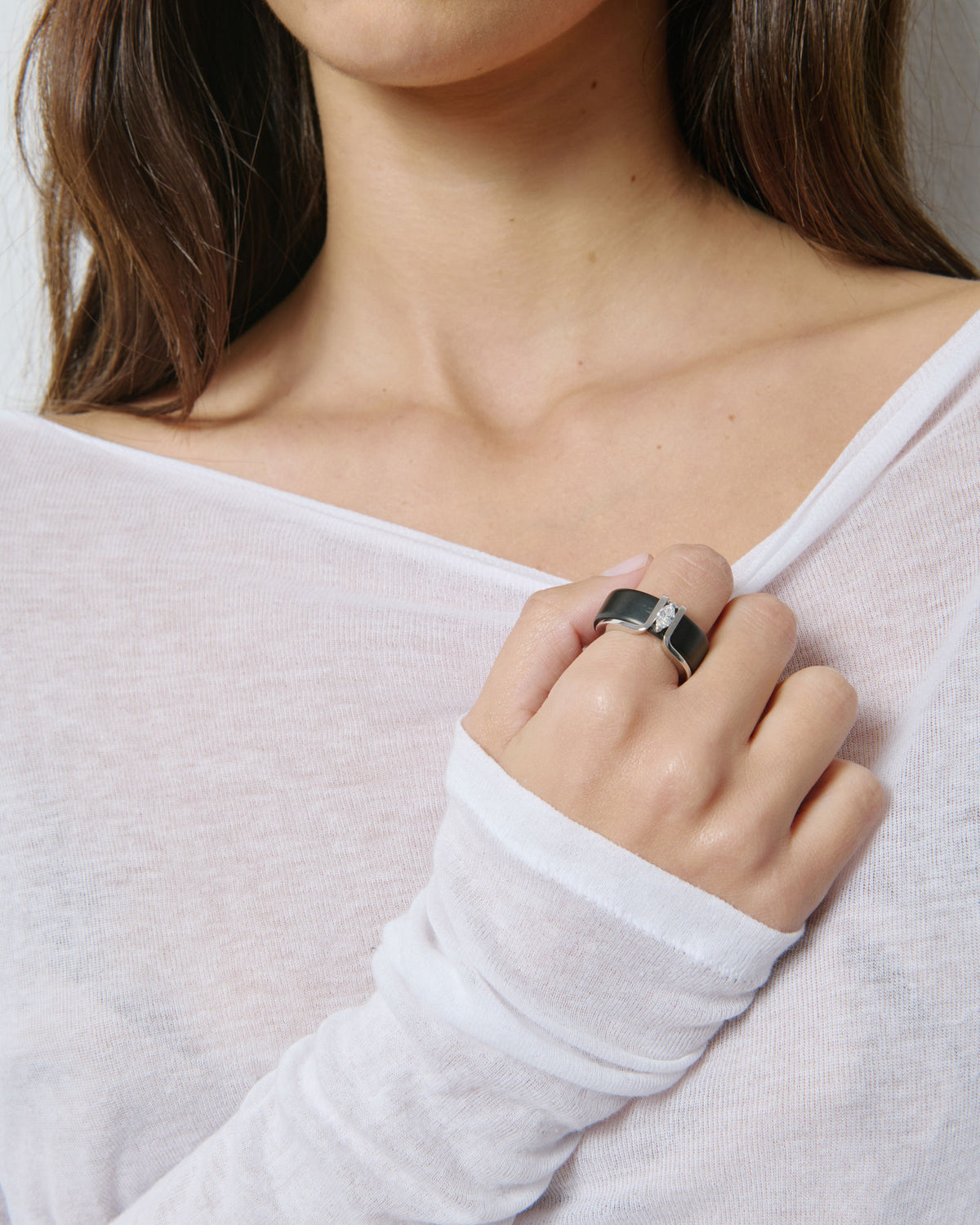 LIL Rhodium Plated Silver Oura Cover Ring w. Marquise Lab-Grown Diamond