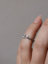 Curved Phoebe Marquise 18K Gold, Whitegold or Rosegold Ring w. Diamonds