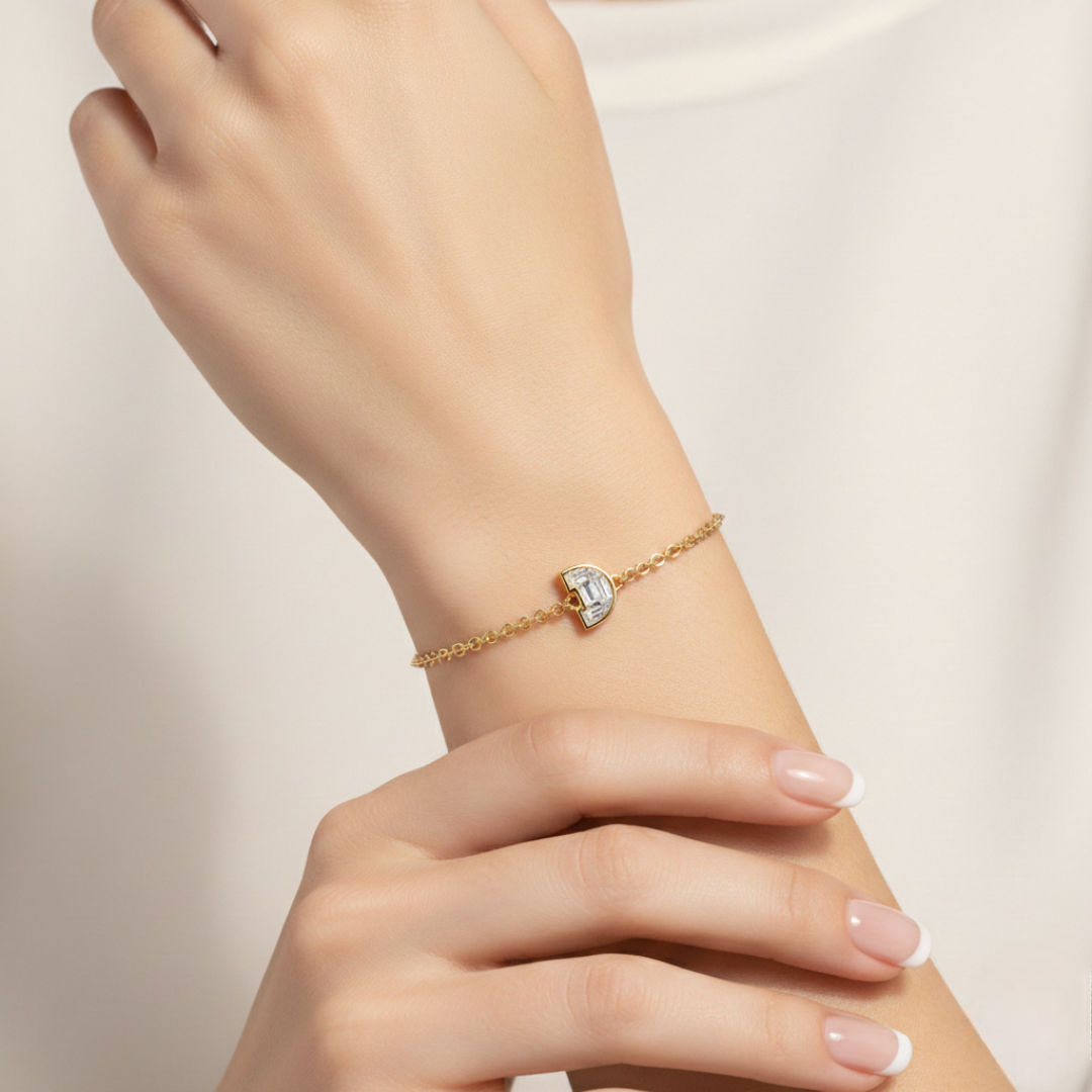 Alphabet Initial D 18K Gold, Rosegold or Whitegold Bracelet w. Solitaire Lab-Grown Diamond