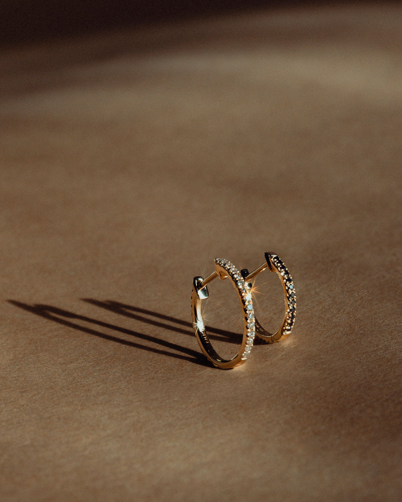 16 mm 14k Gold Hoop w. Diamonds