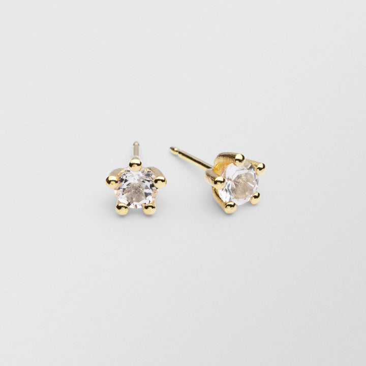 Cocktail 18K Gold Studs w. 5mm Crystals