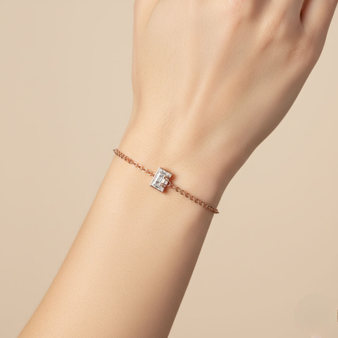 Alphabet Initial E 18K Gold, Rosegold or Whitegold Bracelet w. Solitaire Lab-Grown Diamond