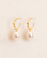 Organic 18K Gold Hoops w. Pearl