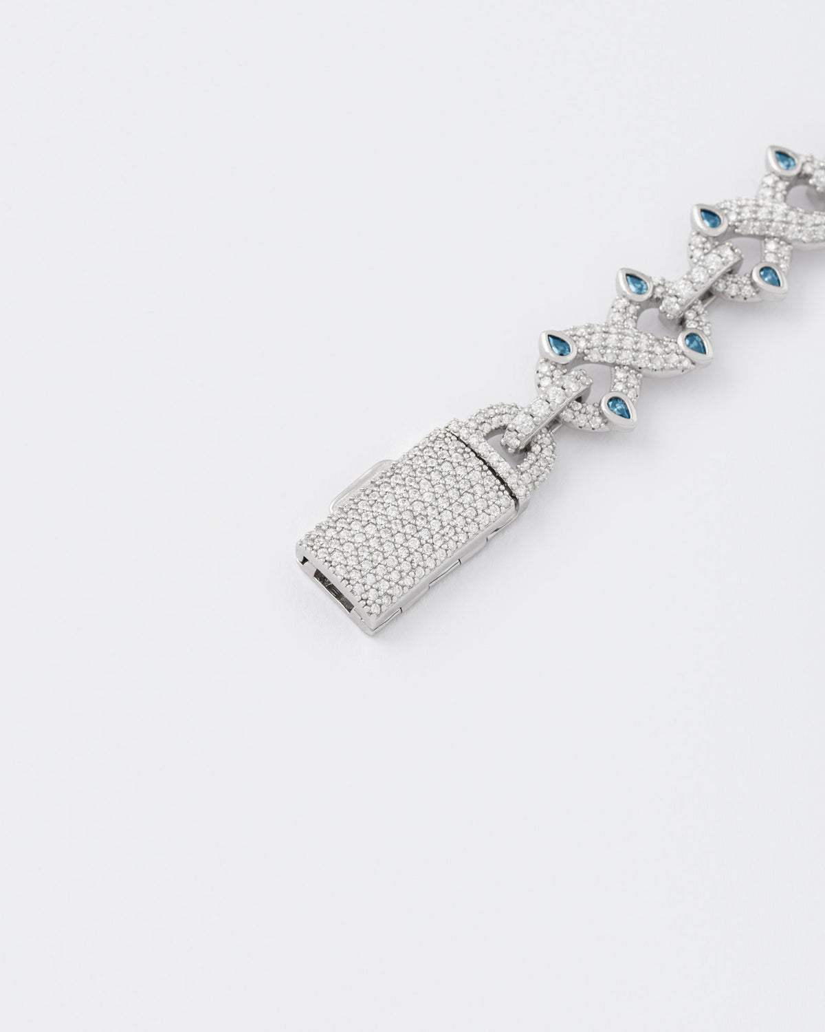 Infinity Rhodium Plated Silver Bracelet w. Moissanites