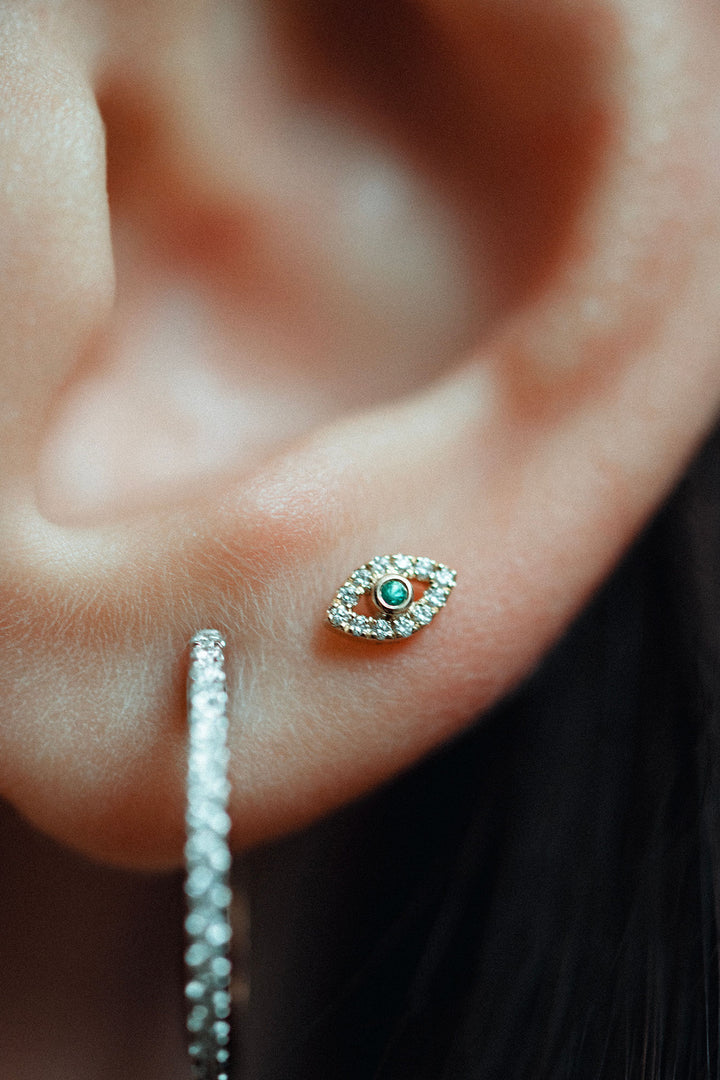 Eirene Eye Labret 14k Gold Ear Piercing w. Diamond,Emeralds