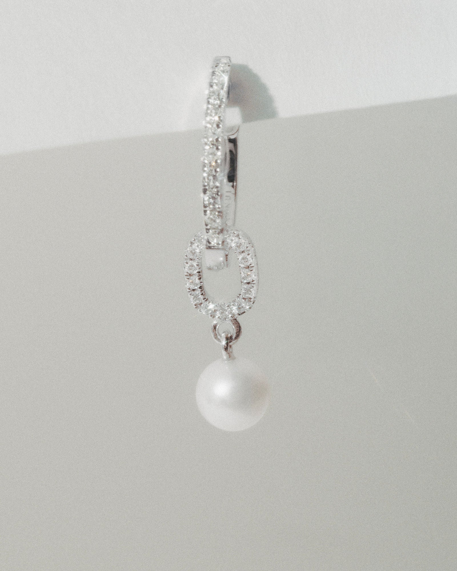 14k Gold Pendant w. Diamond & Pearls