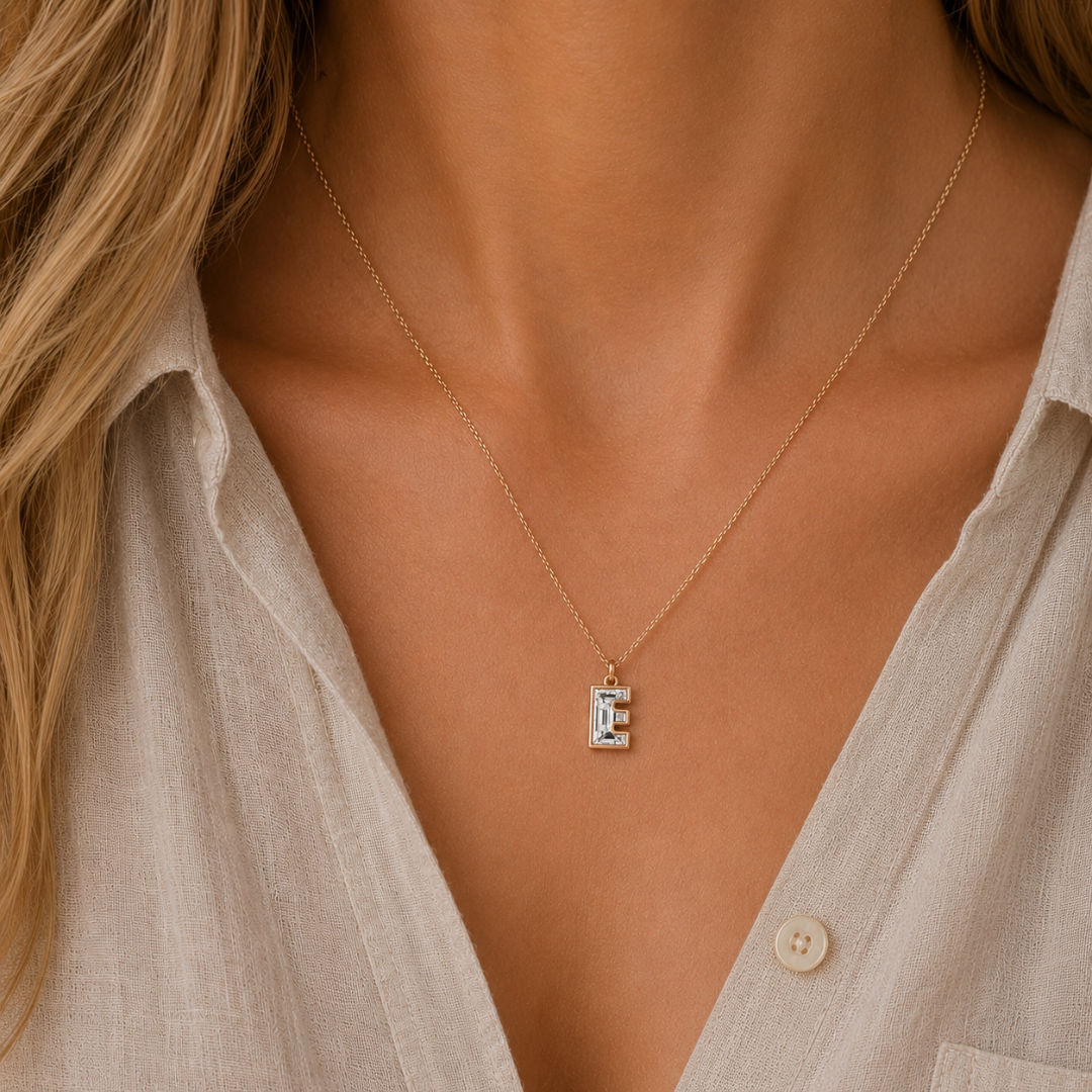Alphabet 18K Gold, Rosegold or Whitegold Inital E Pendant w. Solitaire Lab-Grown Diamond